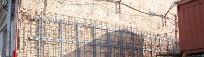 Усиление и укрепление кирпичных стен